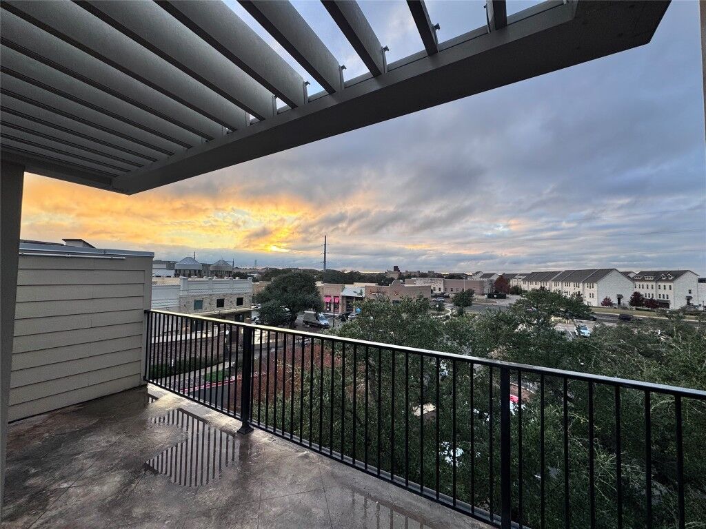 Property Photo:  1009 Highknoll Lane  TX 78628 