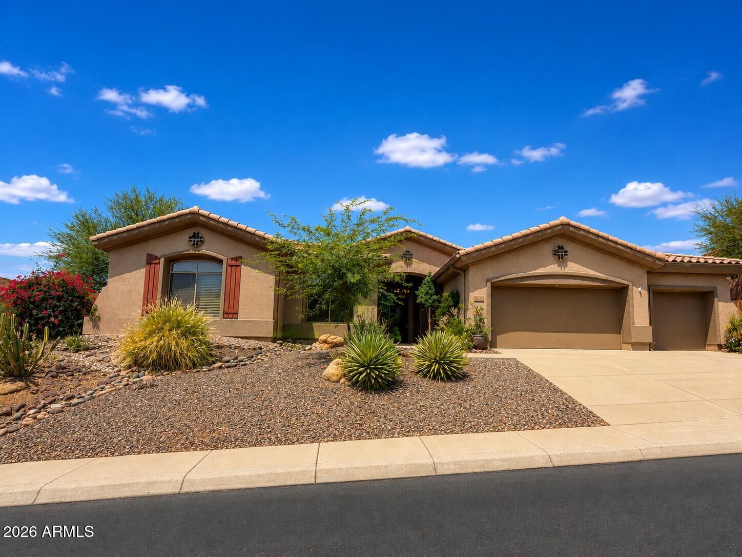 Property Photo:  42408 N Back Creek Way  AZ 85086 