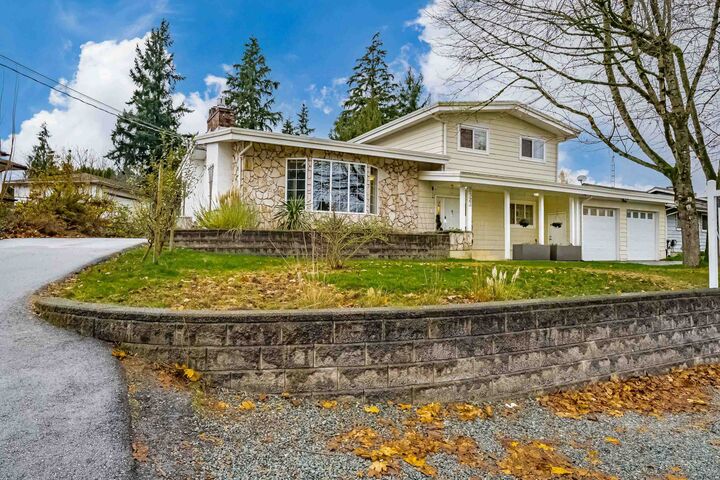 Property Photo: 2523 Sunnyside Crescent BC V2T 1Y1