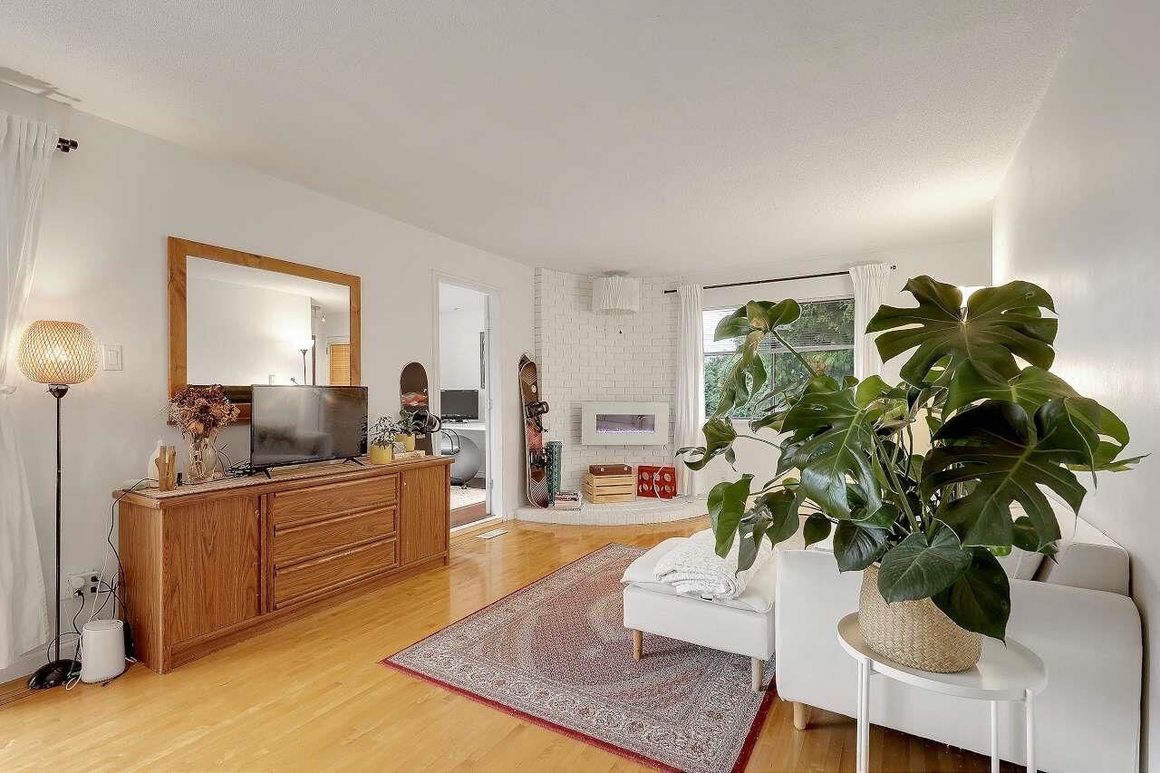 Property Photo: 1479 Elinor Crescent BC V3C 6M5