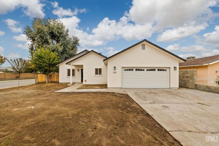 Property Photo:  2440 Sharon Court  CA 93280 