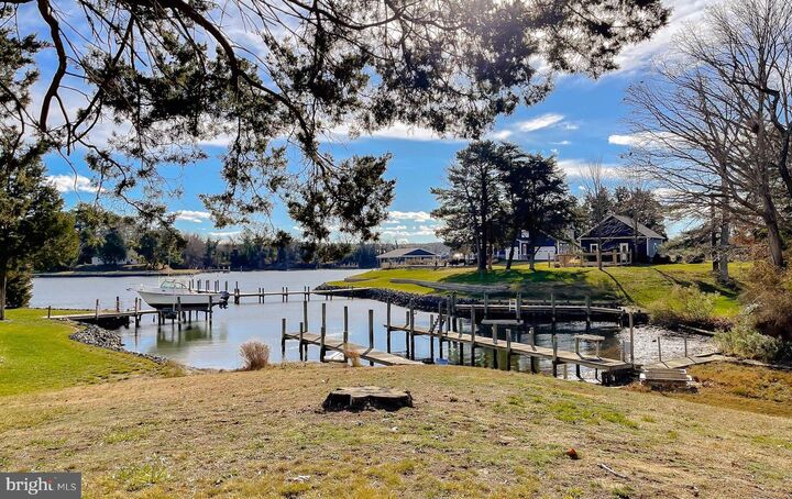 Property Photo: 610 Rolling Hills Road MD 20688