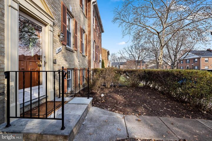 Property Photo: 5264 Bradgen Court VA 22151