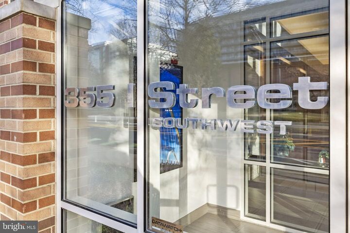 Property Photo:  355 I Street SW 226  DC 20024 
