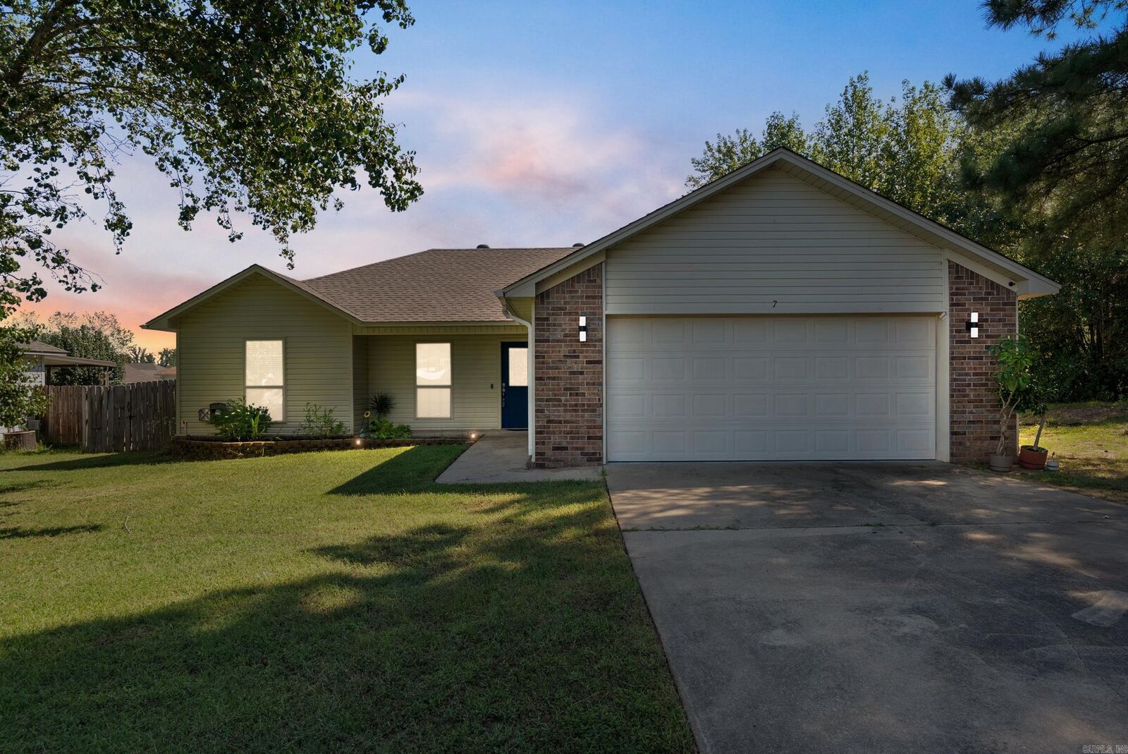 Property Photo:  7 Sunshine Lane  AR 72176 