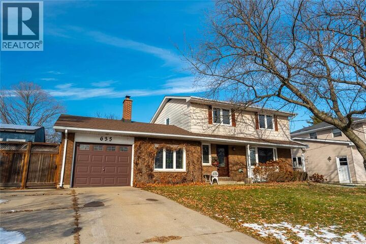 Photo de la propriété: 635 Highbury Park ON N7V 2K1