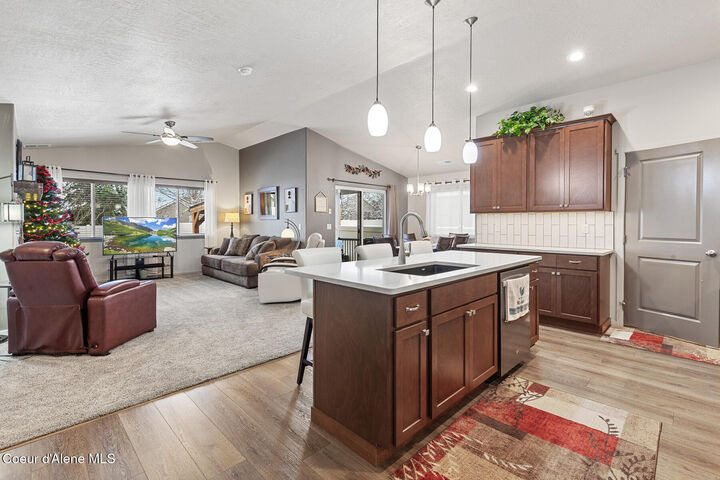 Property Photo: 1042 E Allenby Ave ID 83854