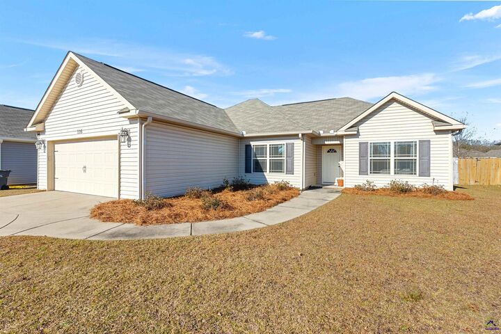 Property Photo: 116 Milford Circle GA 31069-5926