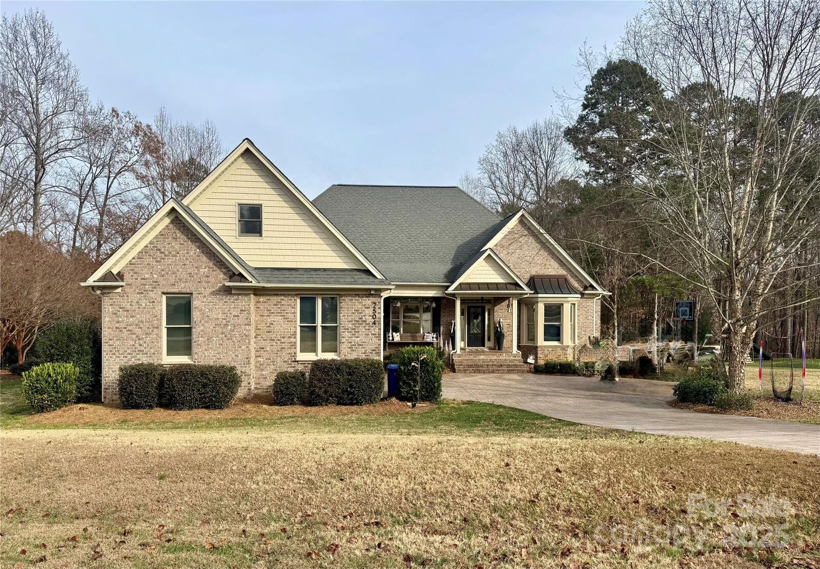 Property Photo: 2504 Stoneview Court NC 28037