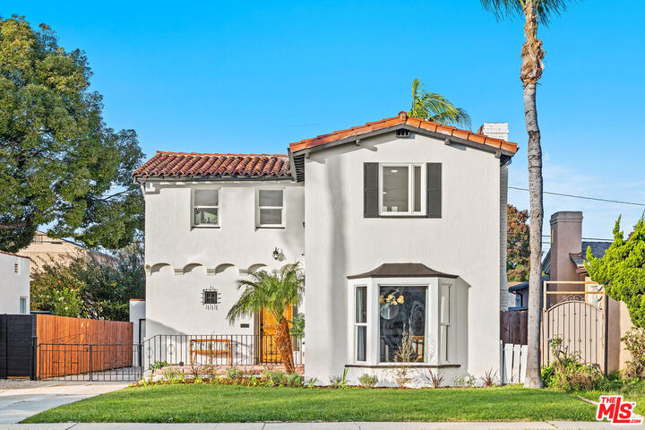 Property Photo: 2525 W 81st St CA 90305