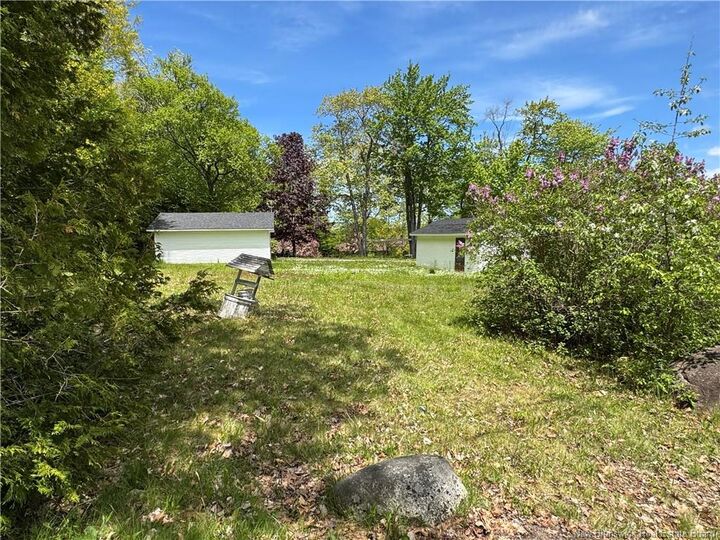 17 Brandy Crescent — photo 1