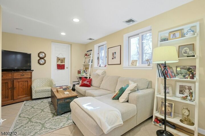 301 W Crescent Ave  Allendale Boro NJ 07401 photo