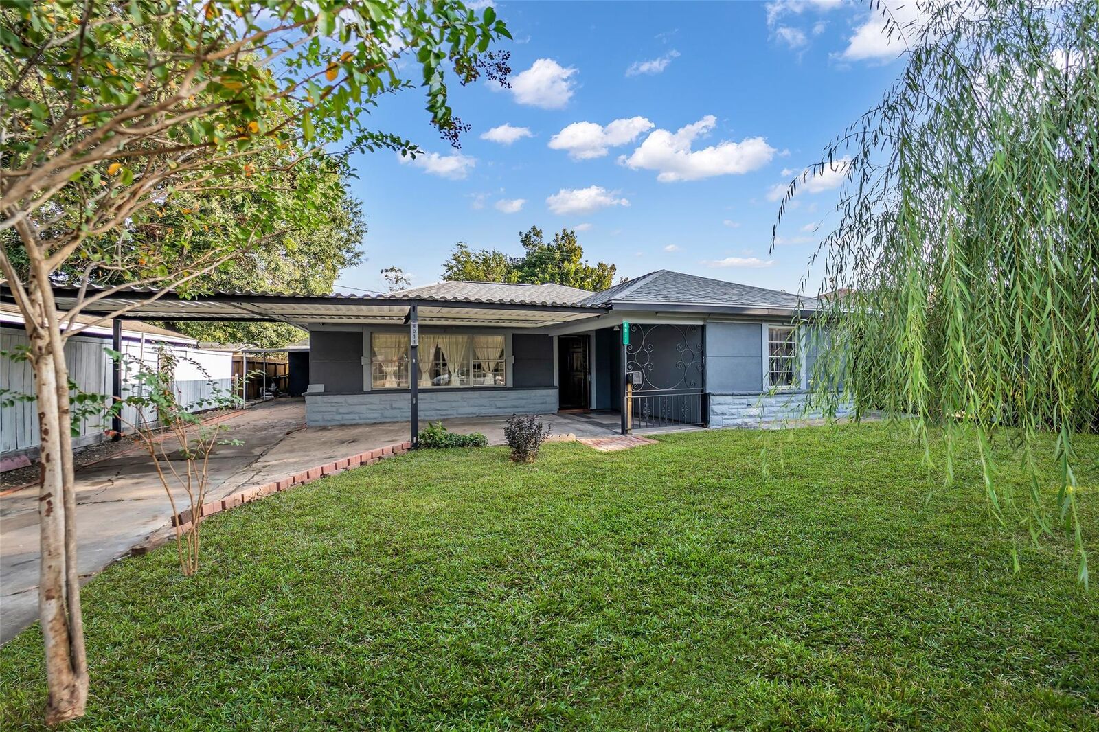 Property Photo: 4011 Markley Street TX 77087