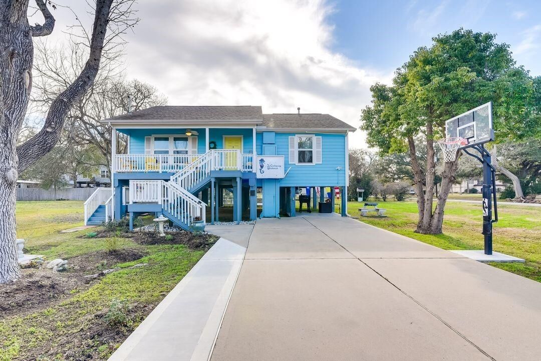 Property Photo: 1206 4th Street TX 77586