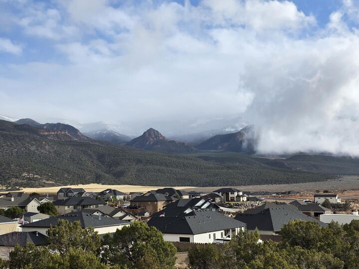 Property Photo: 3043 W Rock Ridge Rd UT 84720