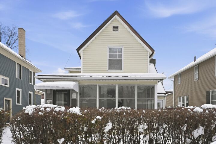 Property Photo: 705 Lawton Place IN 46805