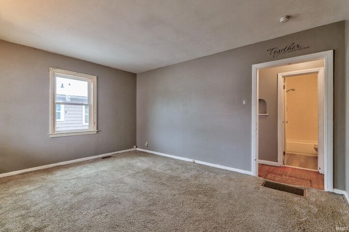 Property Photo: 1605 Ravenswood Drive IN 47714-3619