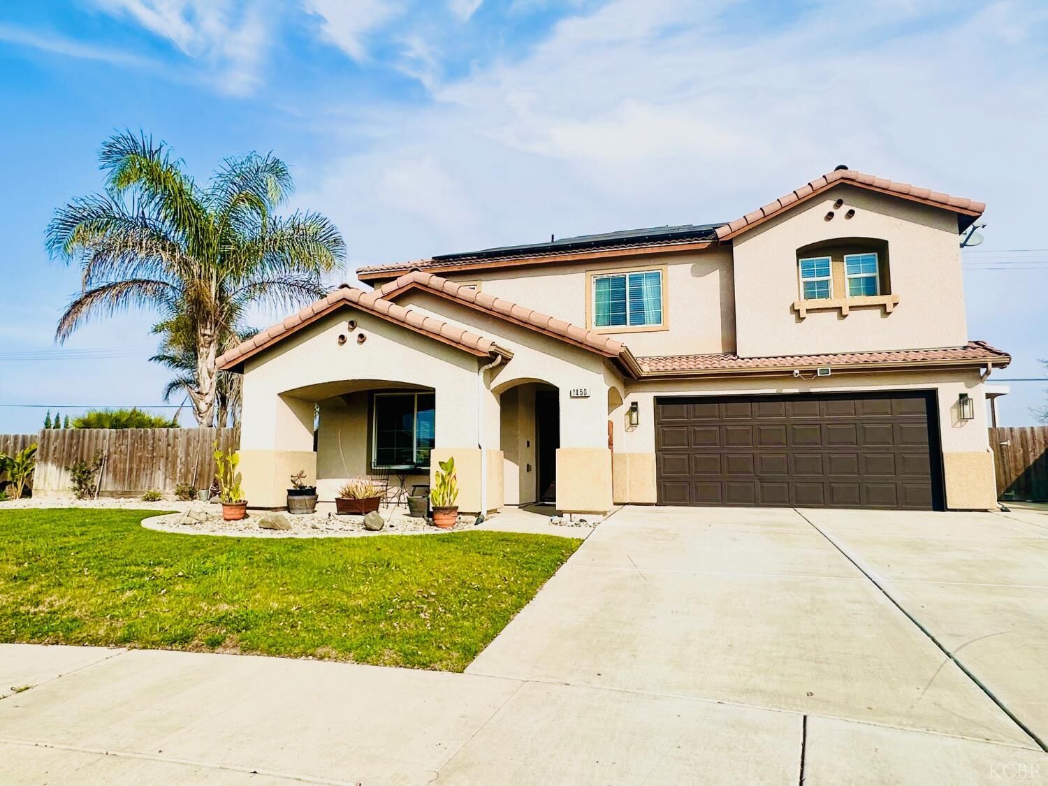 Property Photo:  1450 W Ambassador Way  CA 93230 