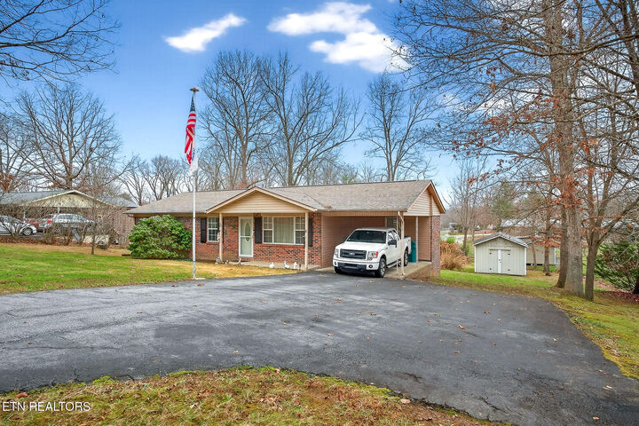 Property Photo:  30 Oak St  TN 38555 