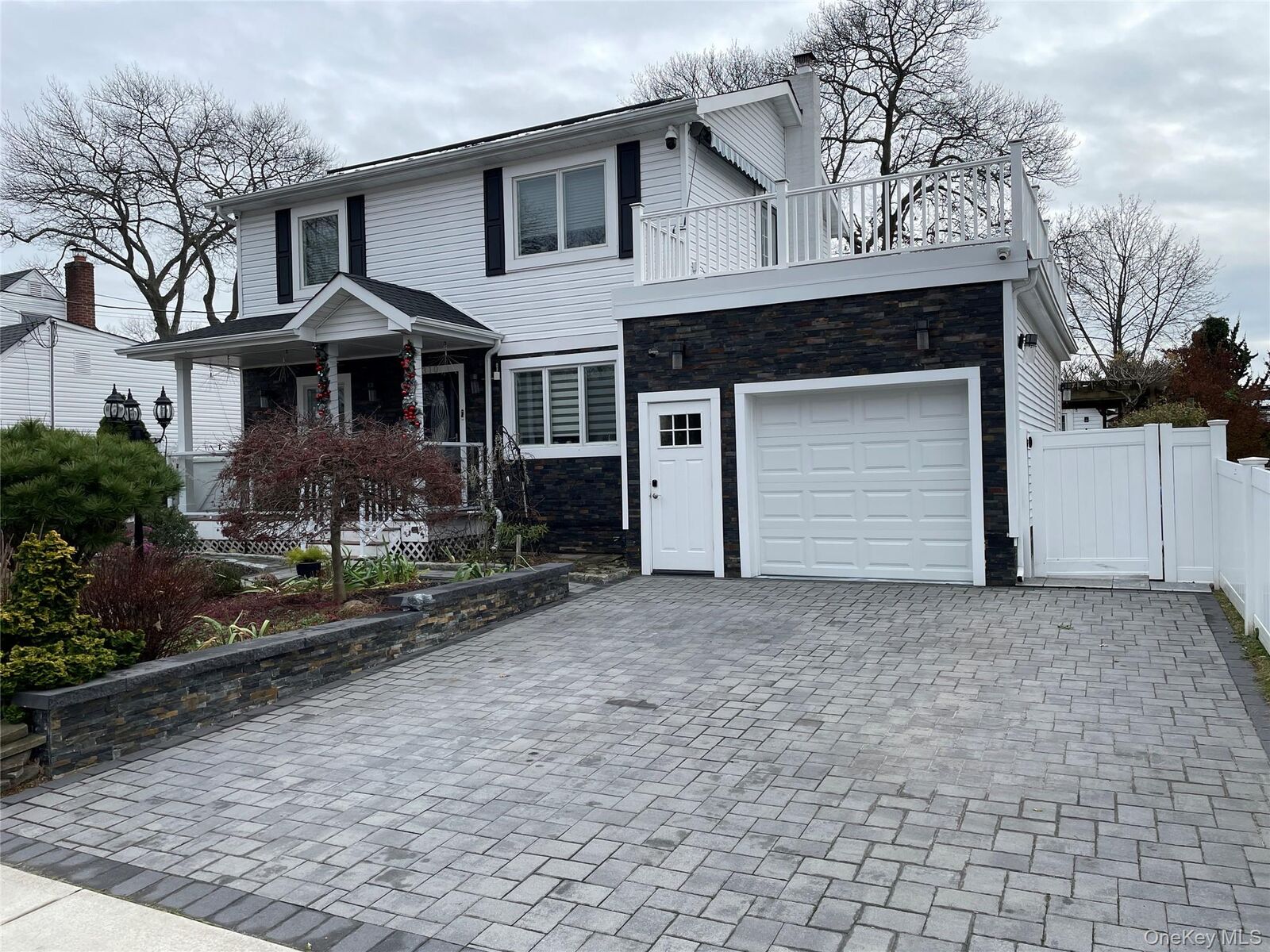 Property Photo:  310 Brookside Court  NY 11726 