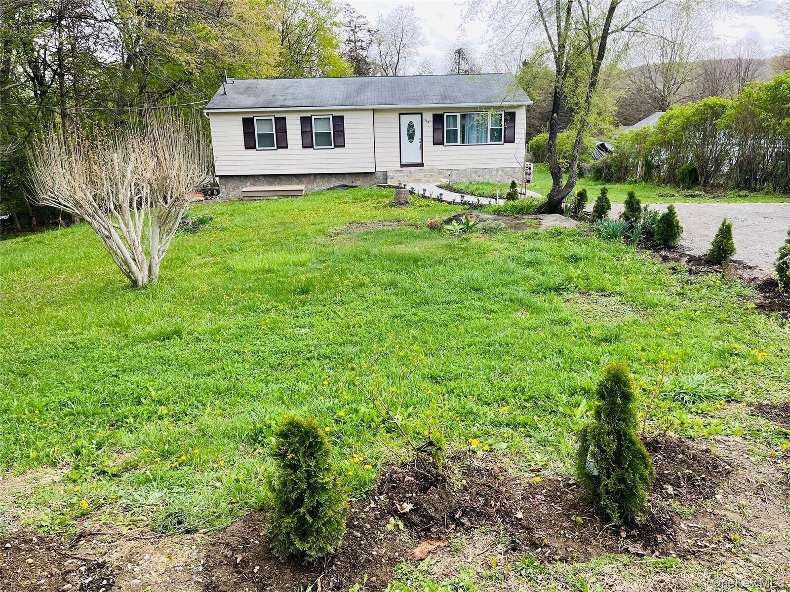 Property Photo:  19 Cedar Lane  NY 12594 