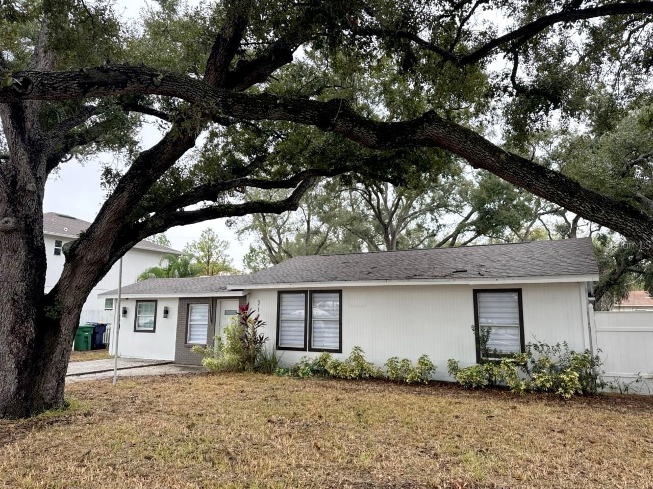 Property Photo:  3123 W Napoleon Avenue  FL 33611 