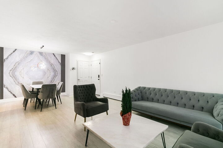 Property Photo: 565 Maple Avenue 8 IL 60532