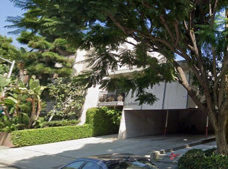 Property Photo: 714 N Knoll Drive W CA 90069