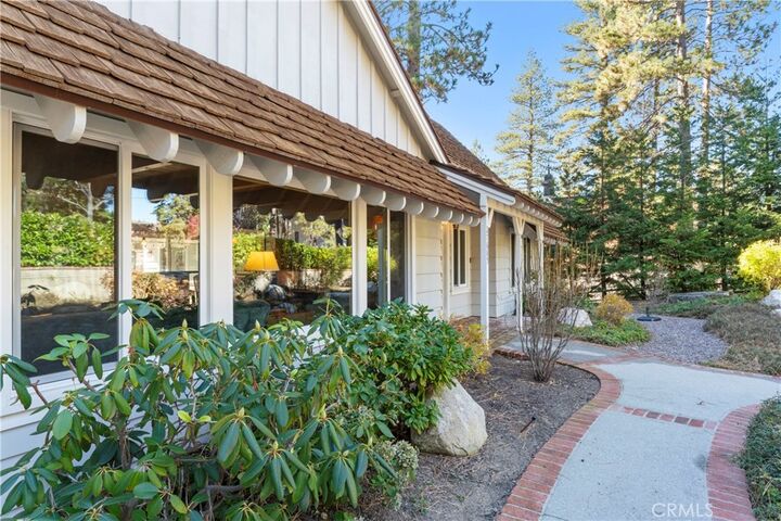 Property Photo: 27685 High Knoll Rd. CA 92352