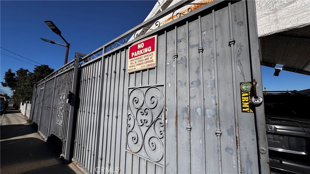 Property Photo: 2531 E 124th CA 90222