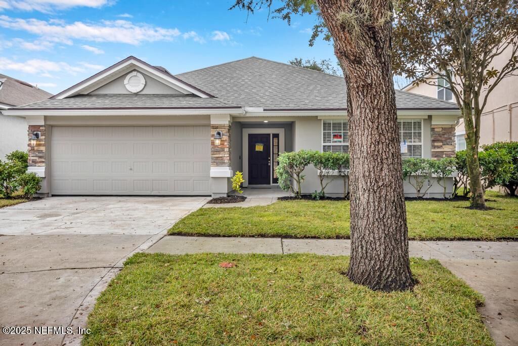 Property Photo:  615 Sunny Stroll Drive  FL 32068 