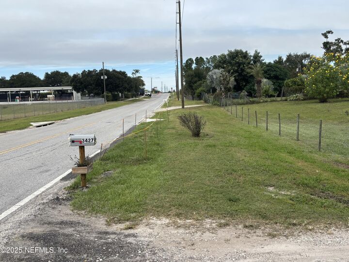 Property Photo: 3427 Golden Gem Road FL 32227