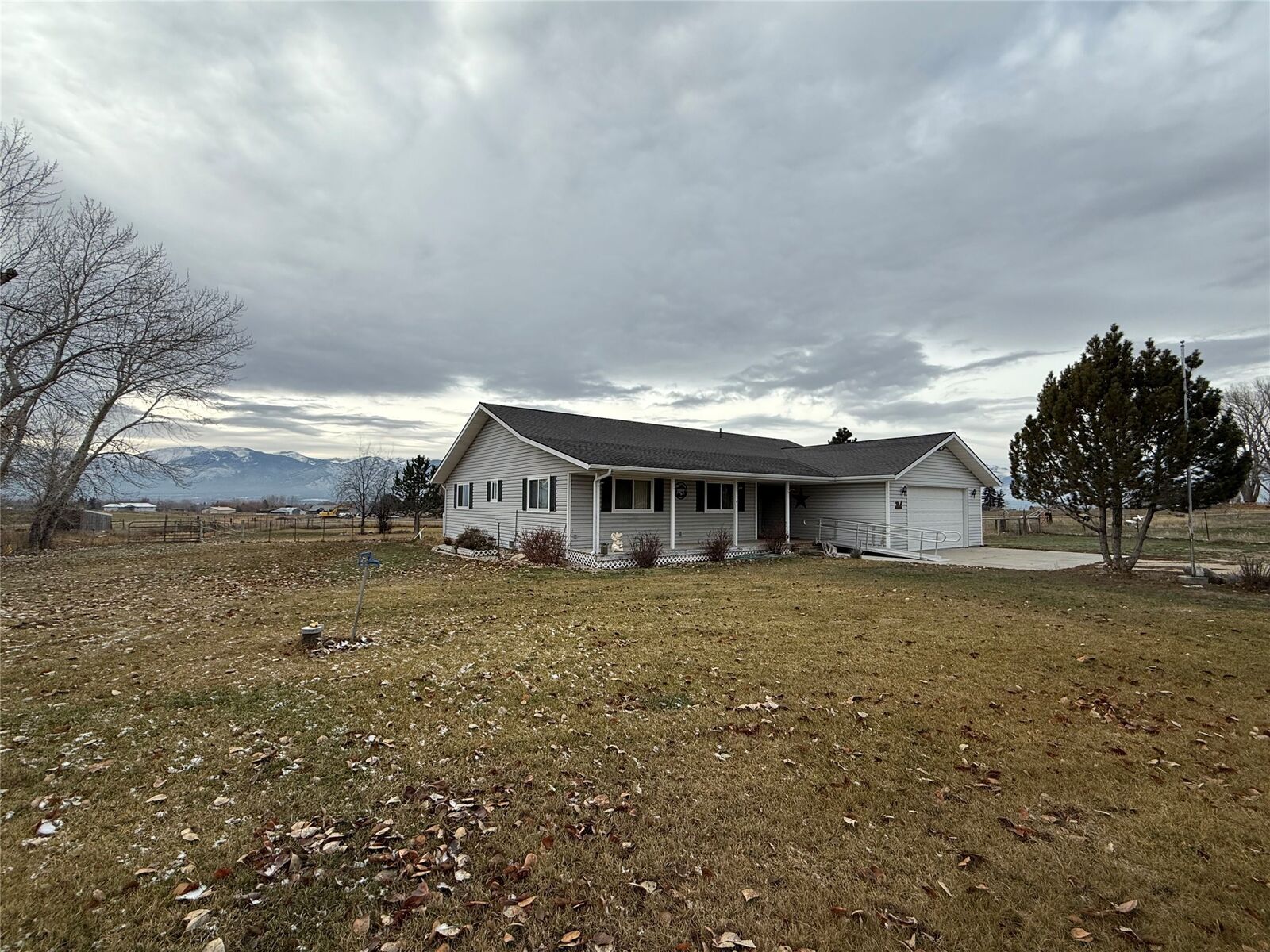 Property Photo: 713 Saras Place MT 59828