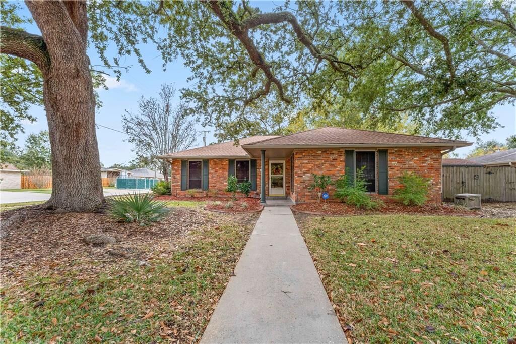 Property Photo: 3902 Croydon Street LA 70458