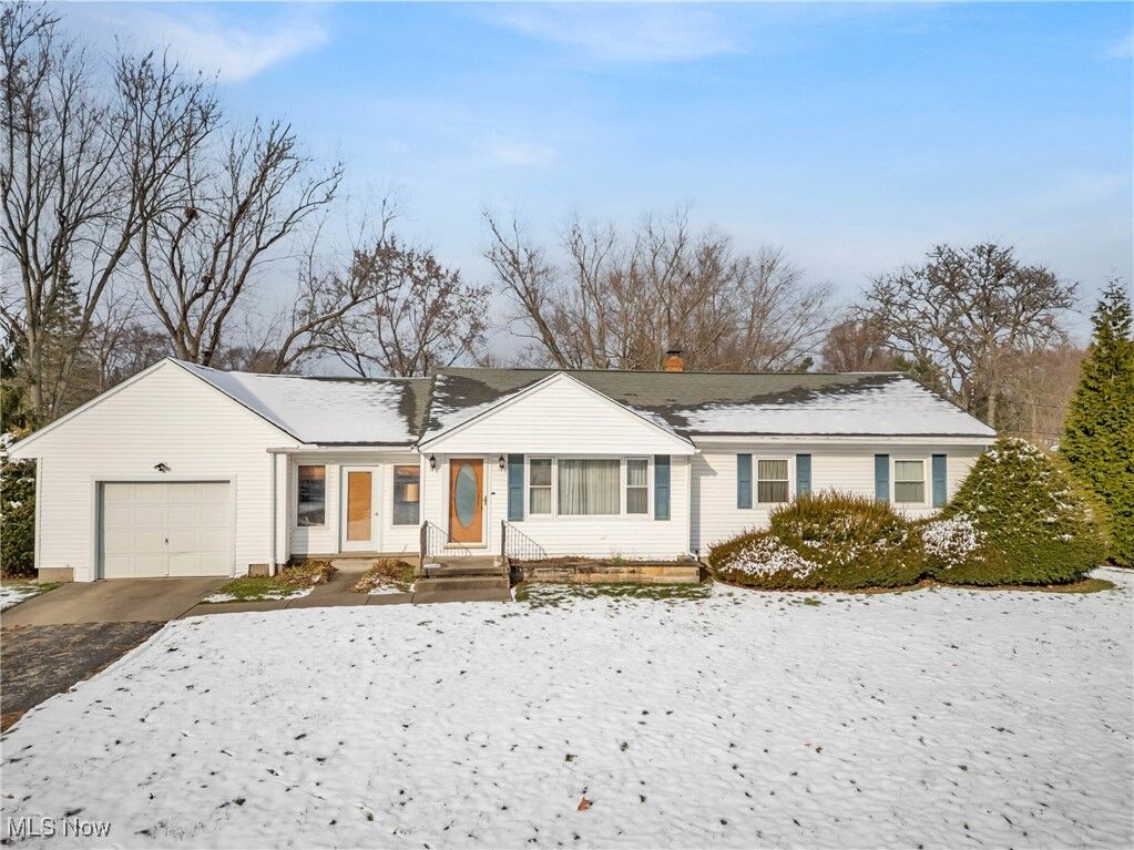 Property Photo: 969 East Avenue OH 44278