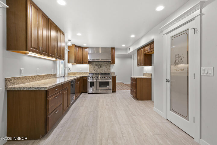 Property Photo:  684 Clubhouse Drive  CA 93455 