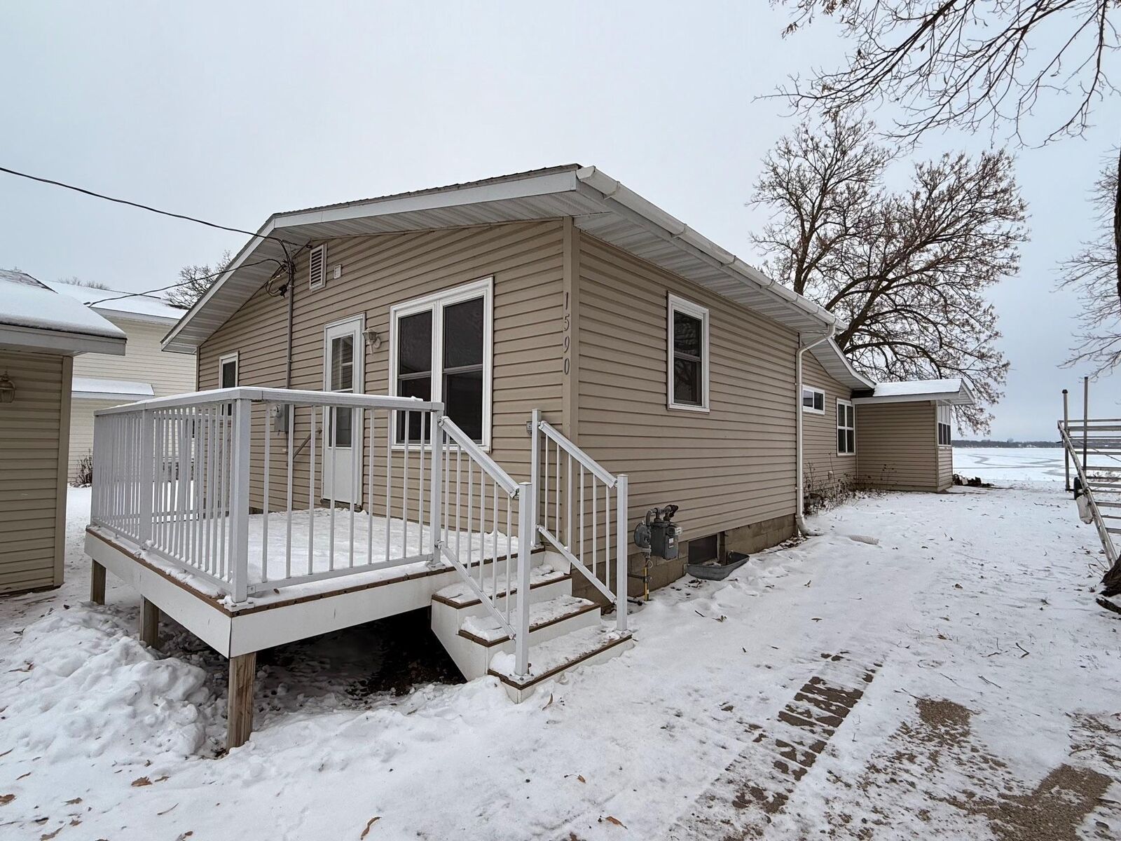 Property Photo:  1590 W Lake Drive  MN 56501 