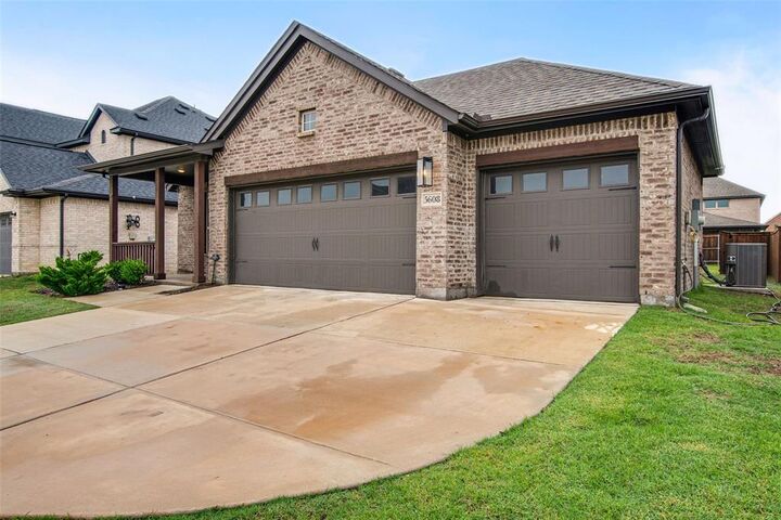 Property Photo:  5608 Crestview Drive  TX 75009 