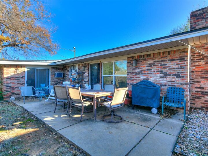 Property Photo:  2733 Manchester Drive  OK 73120 