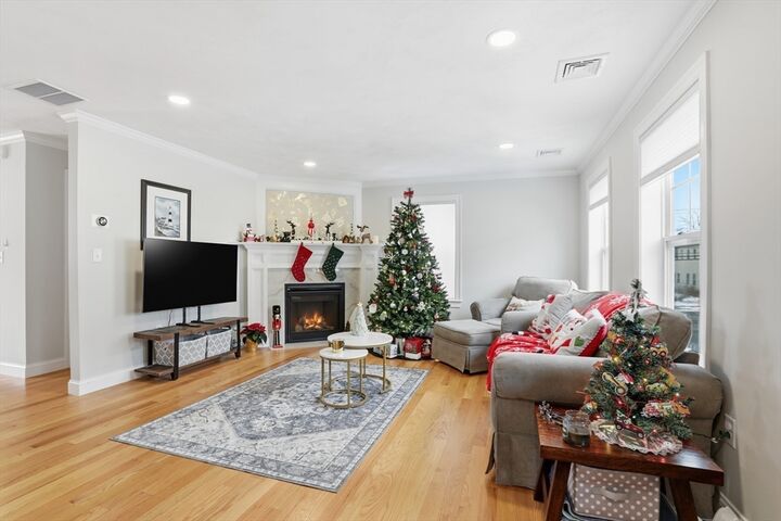 Property Photo:  1400 Gorham St 32  MA 01852 