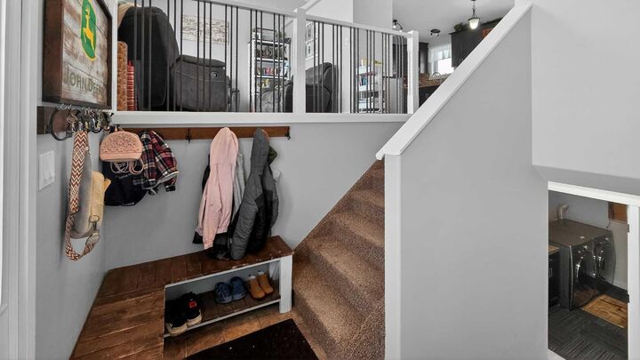 Property Photo:  601 10 Avenue W  AB T0K 0B0 