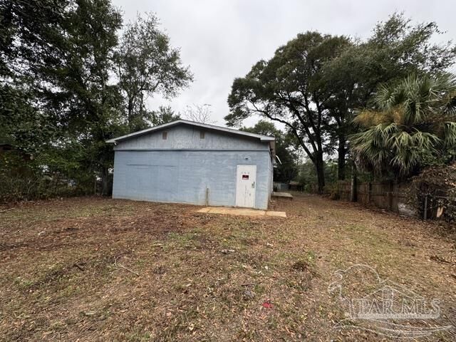 Property Photo:  150 Shadow Lawn Ln  FL 32507 
