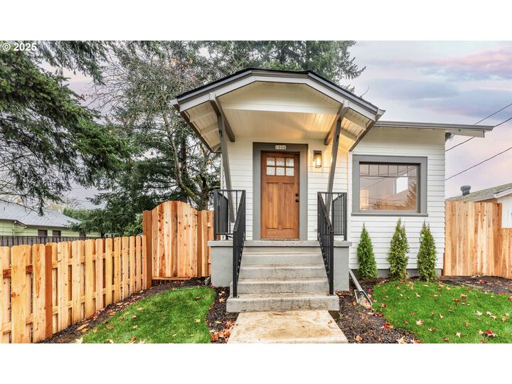 Property Photo: 1006 NE 72nd Ave OR 97213