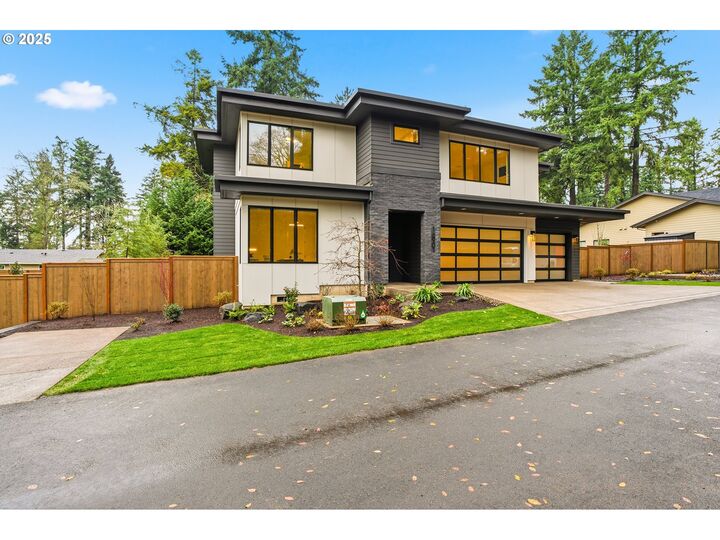 Property Photo: 16901 Kara Ln OR 97035