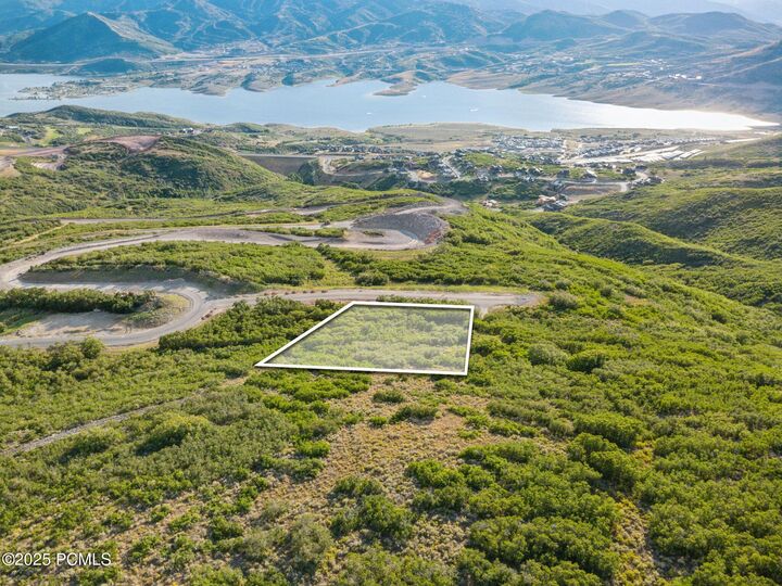 Property Photo: 11556 N Aeire Court UT 84036