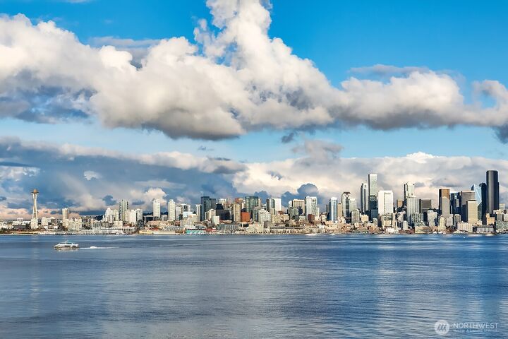 Property Photo: 1118 Alki Avenue SW 101 WA 98116