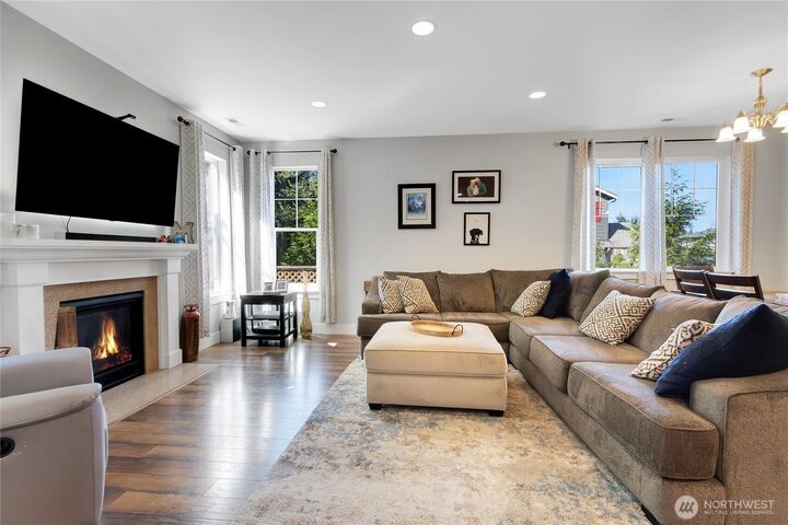 Property Photo:  13526  188th Avenue E  WA 98391 