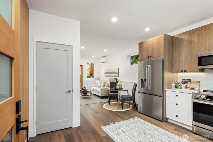 Property Photo: 13768 22nd Avenue NE WA 98125