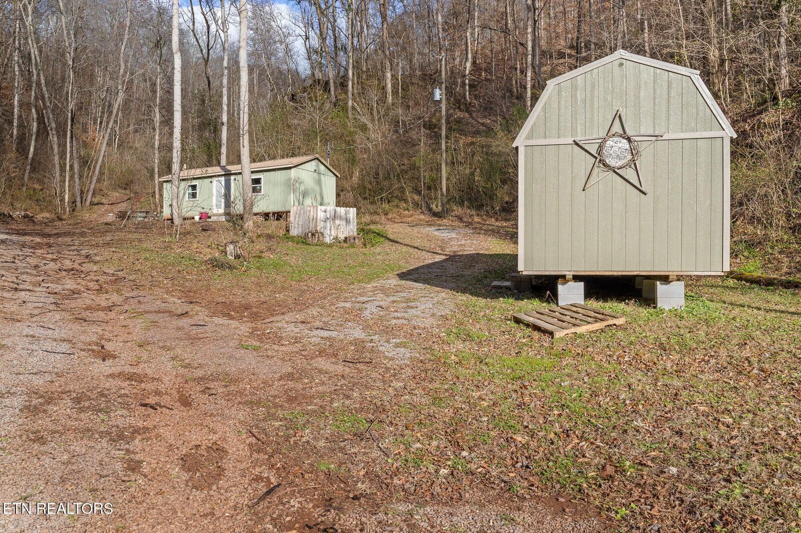 Property Photo: 168 County Road 484 TN 37329