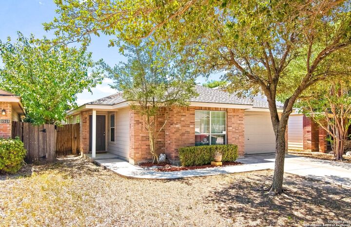 Property Photo:  9914 Sandlet Trail  TX 78254 